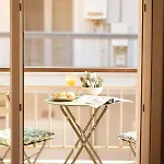 Spacious Modern With Balcony 公寓