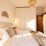 Spacious Modern With Balcony 公寓