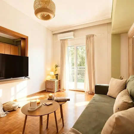 Spacious Modern With Balcony アパート