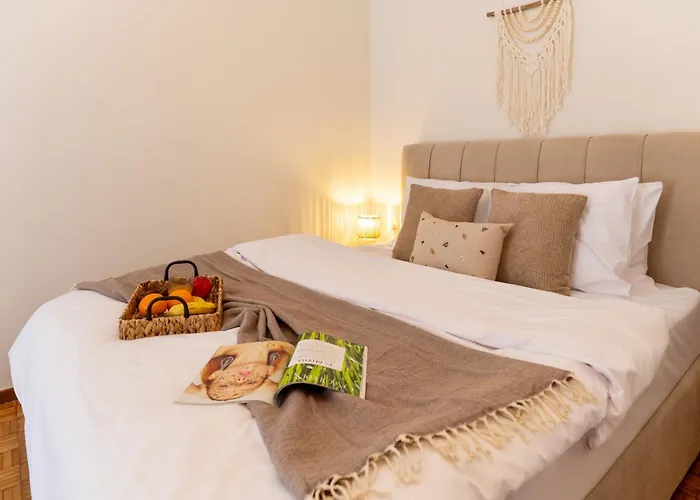 Apartment Spacious Modern With Balcony *