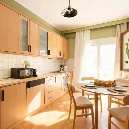Spacious Modern With Balcony Szaloniki
