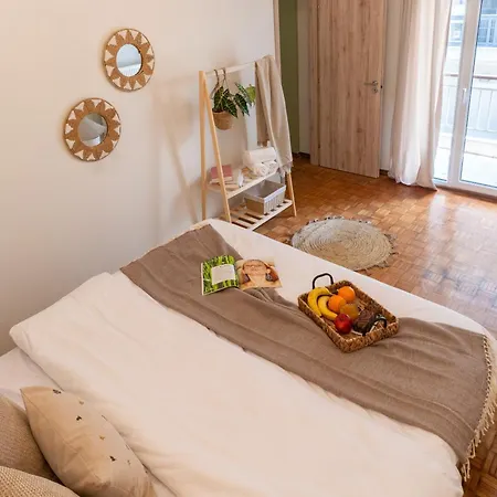 Apartman Spacious Modern With Balcony *